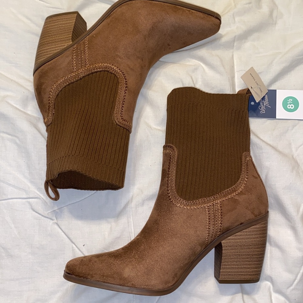 Universal Thread brown Kinley ankle boots. - Picture 3 of 5